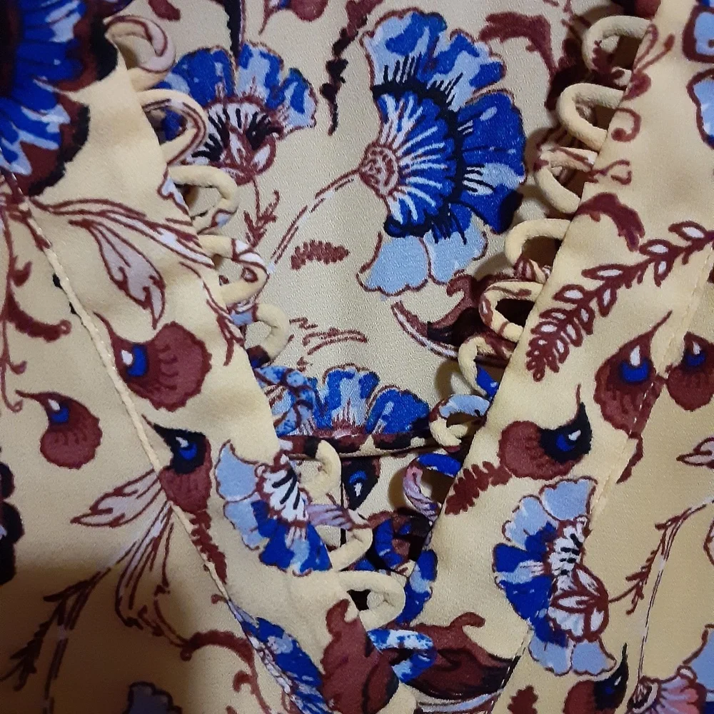 DR2 Sleeveless V-Neck Floral Pullover Tunic